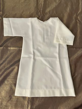 Aube de baptême pour bébé