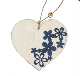 Suspension cœur en bois blanc vieilli fleurs beiges ou bleues